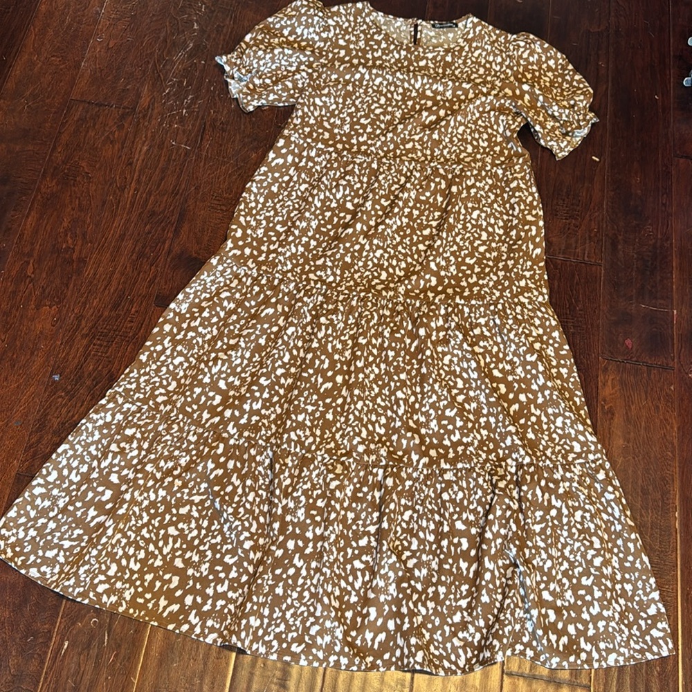 Pretty Garden Brown and White Patterned Dress puff sleeves with tiered layers